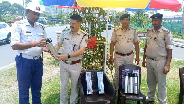 भीषण गर्मी में पुलिस जवानों के लिए संवेदनशील पहल, सरायकेला पुलिस ने बांटी राहत सामग्री