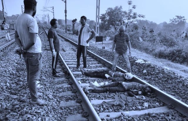 बोकारो में रेलवे ट्रैक पर तीन युवकों के शव मिलने से सनसनी, एक ही गांव के बताए जा रहे मृतक