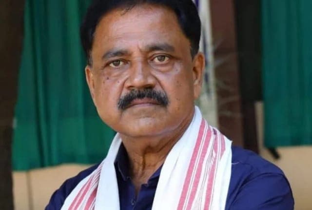 गिरिडीह में शिक्षा की जमीन पर भू-माफियाओं का कब्जा! मंत्री सुदिव्य सोनू के निर्देश के बाद प्रशासन में मचा हड़कंप
