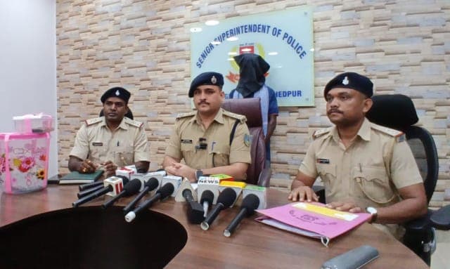 जादूगोड़ा पुलिस की बड़ी कार्रवाई, 452 ग्राम गांजा के साथ एक तस्कर गिरफ्तार