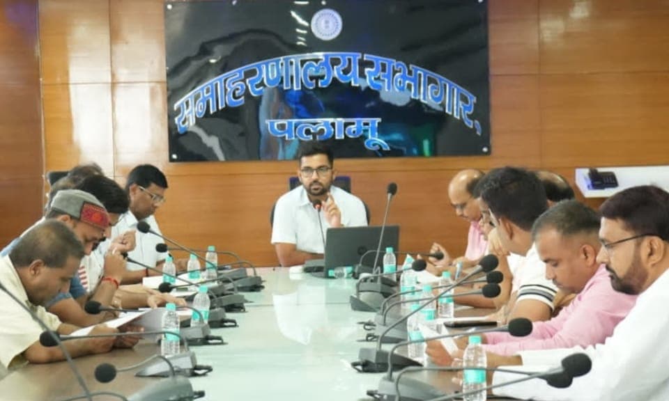 मतदाता सूची के विशेष गहन पुनरीक्षण कार्य में राजनीतिक दलों की सक्रिय भागीदारी जरूरी : उपायुक्त 