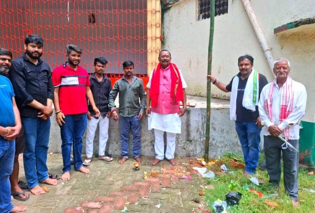 आदित्यपुर में गणेश पूजा की तैयारी शुरू, सेवेन स्टार बॉयज क्लब ने किया भूमि पूजन