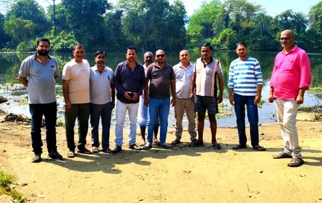 राखा कॉपर छठ घाट की बदहाली दूर करने की मांग तेज, एसडीओ को ज्ञापन सौंपेगी पूजा कमेटी