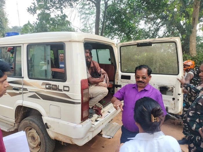 एंबुलेंस के अभाव में गई घायल की जान — चैनपुर सीएचसी में फिर लापरवाही, स्वास्थ्य विभाग पर उठे सवाल