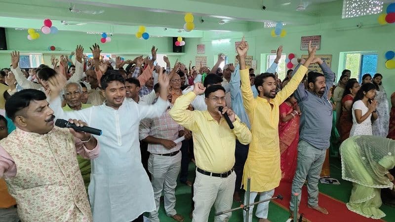 धूम-धाम से मनाया गया श्री श्री आनंदमूर्ति जी का 103 वा जन्मोत्सव