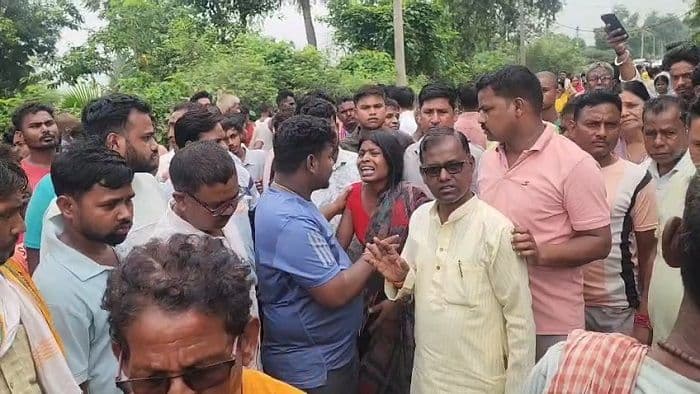 बोकारो जिले में ट्रिपल मर्डर से फैली सनसनी, गांव में पसरा मातम