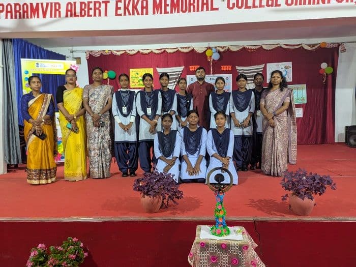 परमवीर अल्बर्ट एक्का मेमोरियल कॉलेज में मनाया गया राष्ट्रीय सेवा योजना का स्थापना दिवस: स्वयंसेवकों ने समाज सेवा और राष्ट्र निर्माण का लिया संकल्प