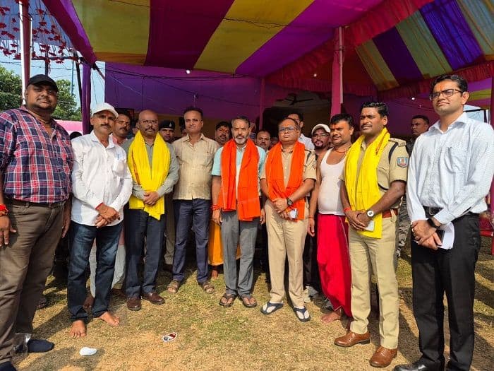 दुर्गा पूजा को लेकर जिला प्रशासन अलर्ट: DC-SP ने किया पूजा पंडालों का निरीक्षण