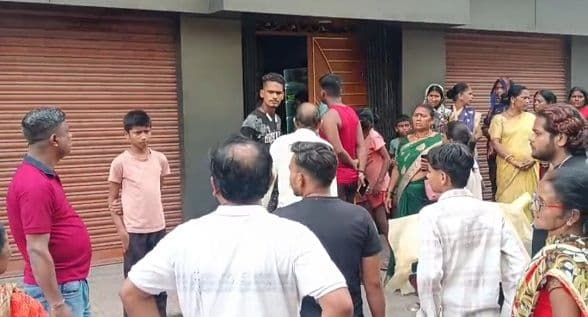 10 माह के मासूम के साथ महिला ने कथित तौर पर की आत्महत्या की कोशिश