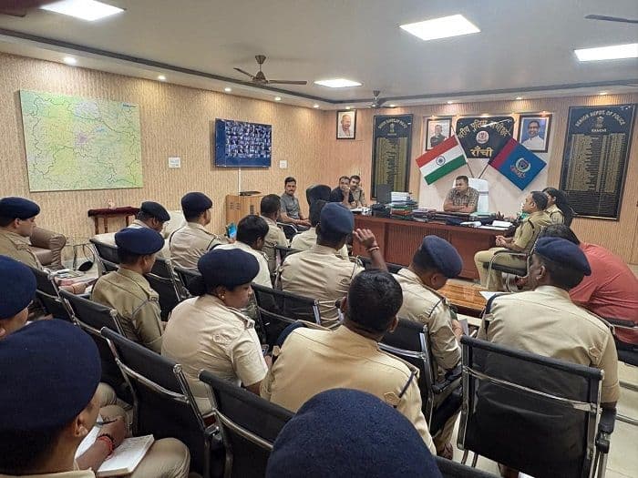 एसएसपी ने की बैठक, पुलिस गश्ती बढ़ाने के दिये निर्देश