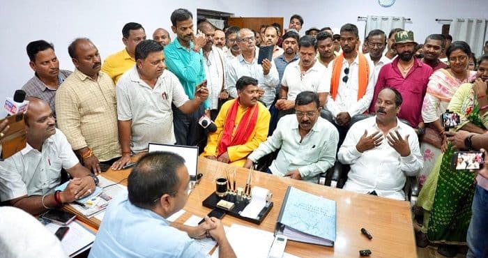 बिजली की समस्या को लेकर, विधायक रोशन लाल चौधरी और प्रदीप प्रसाद ने जीएम से की मुलाकात