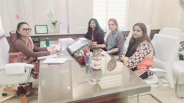 द रांची प्रेस क्लब की वूमेंस वेलफेयर कमिटी की महिला पत्रकारों ने मंत्री दीपिका व नेहा शिल्पी तिर्की को दिया वसंत मेला में आने का आमंत्रण