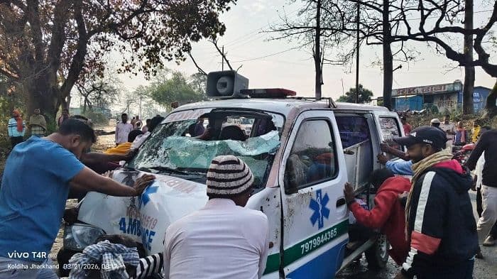 कोडरमा में दो सड़क हादसे, डेढ़ वर्षीय बच्ची की मौत, सात लोग घायल