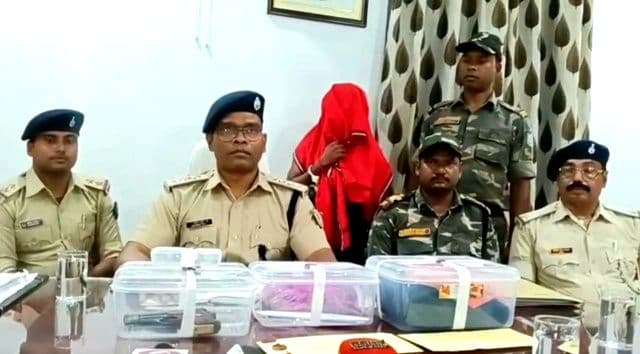 चाईबासा पुलिस ने बासाहातु ग्रामीण मुंडा मंजीत हाईबुरु हत्याकांड का किया खुलासा, महिला समेत दो गिरफ्तार