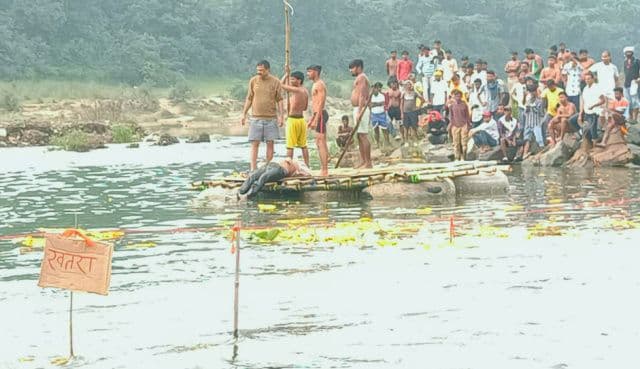 शहरबेड़ा छठ घाट हादसे में दूसरा शव बरामद, डीसी-एसपी की तत्परता से राहत कार्य में आई तेजी