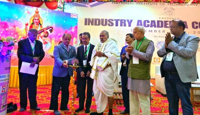 एनआईटी जमशेदपुर में 3rd इंडस्ट्री-अकादमिया कॉन्क्लेव 2025 का आगाज़, पद्मश्री अशोक भगत बोले: तकनीकी युवा ग्रामीण भारत की तस्वीर बदल सकते हैं