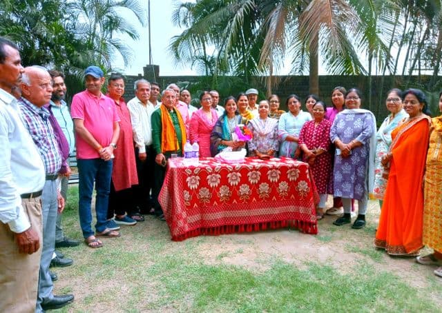 वार्ड-17 की पार्षद नीतू शर्मा को क्षेत्र के लोगों ने किया सम्मानित, डिप्टी मेयर पद के लिए सबसे योग्य पार्षद बताकर नागरिकों ने जताया समर्थन