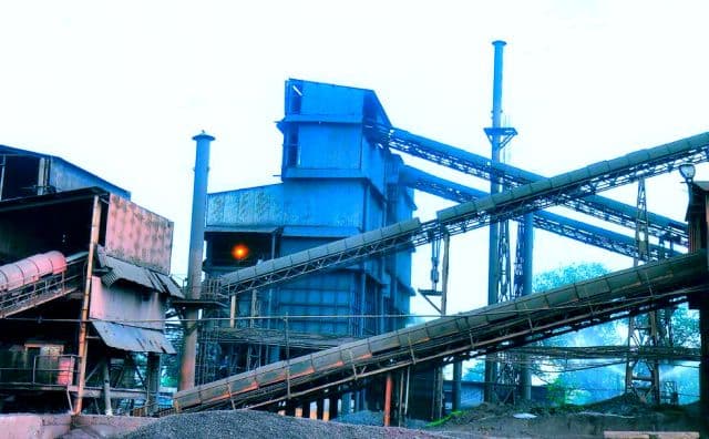 रामगढ़ स्पंज आयरन प्लांट में भीषण ब्लास्ट, 9 मजदूर झुलसे, 7 की हालत गंभीर