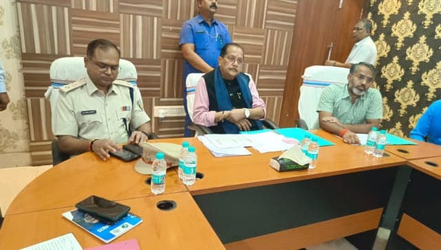 गिरिडीह में मंत्री राधाकृष्णा किशोर की बड़ी समीक्षा बैठक, विकास योजनाओं के प्रभावी क्रियान्वयन पर दिया जोर